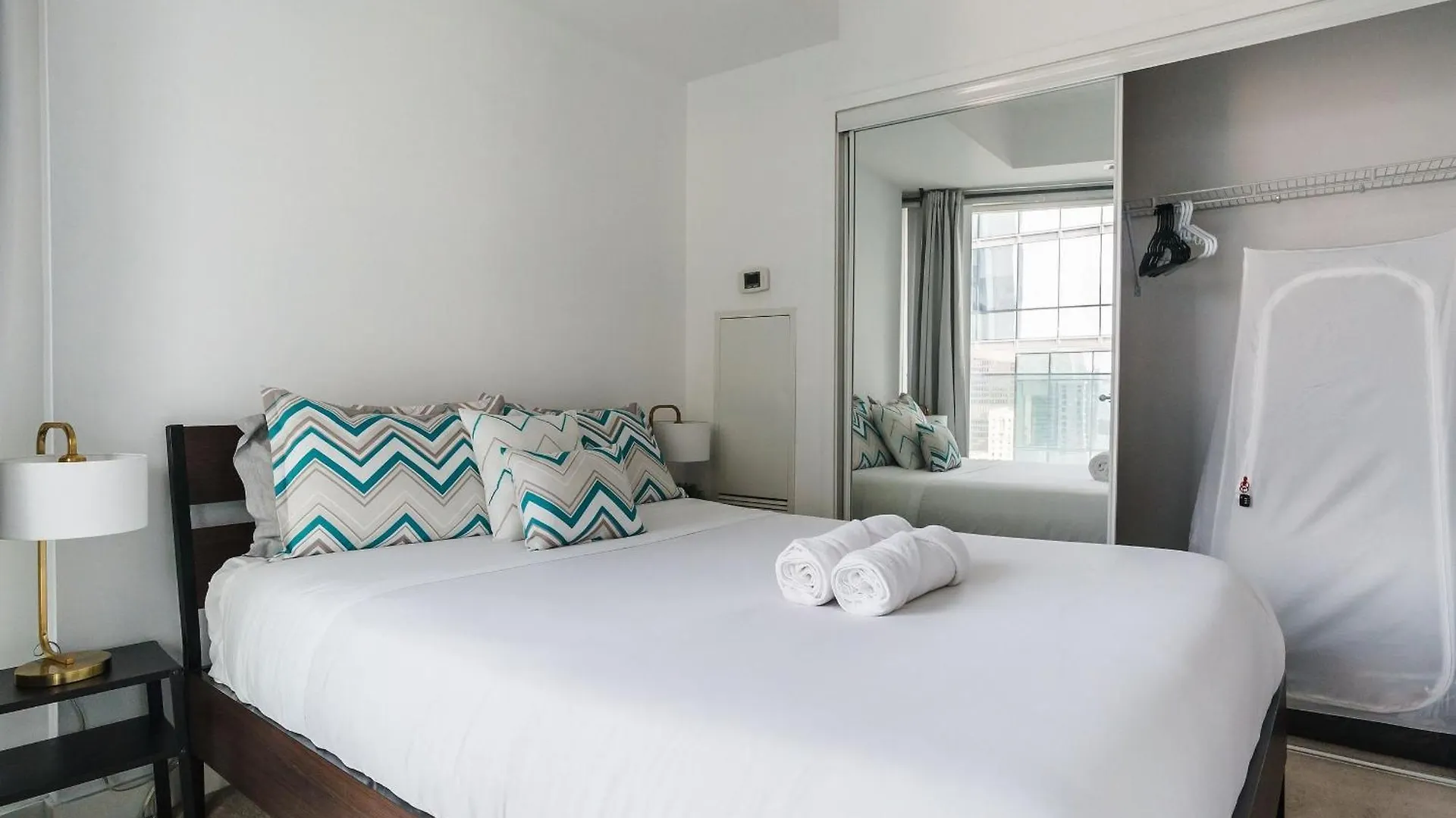 The One Apartamento Toronto