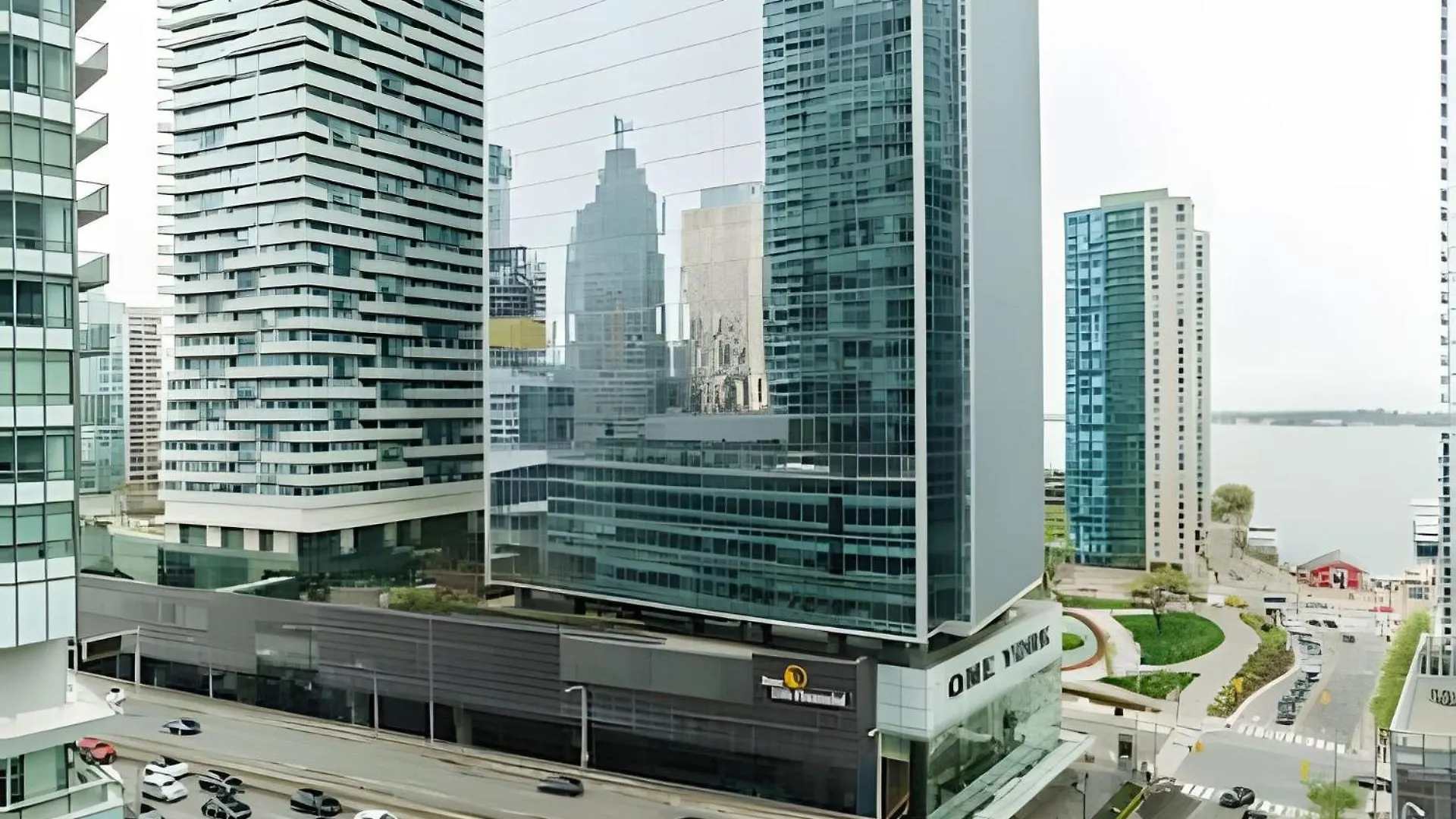 The One Apartamento Toronto Canadá