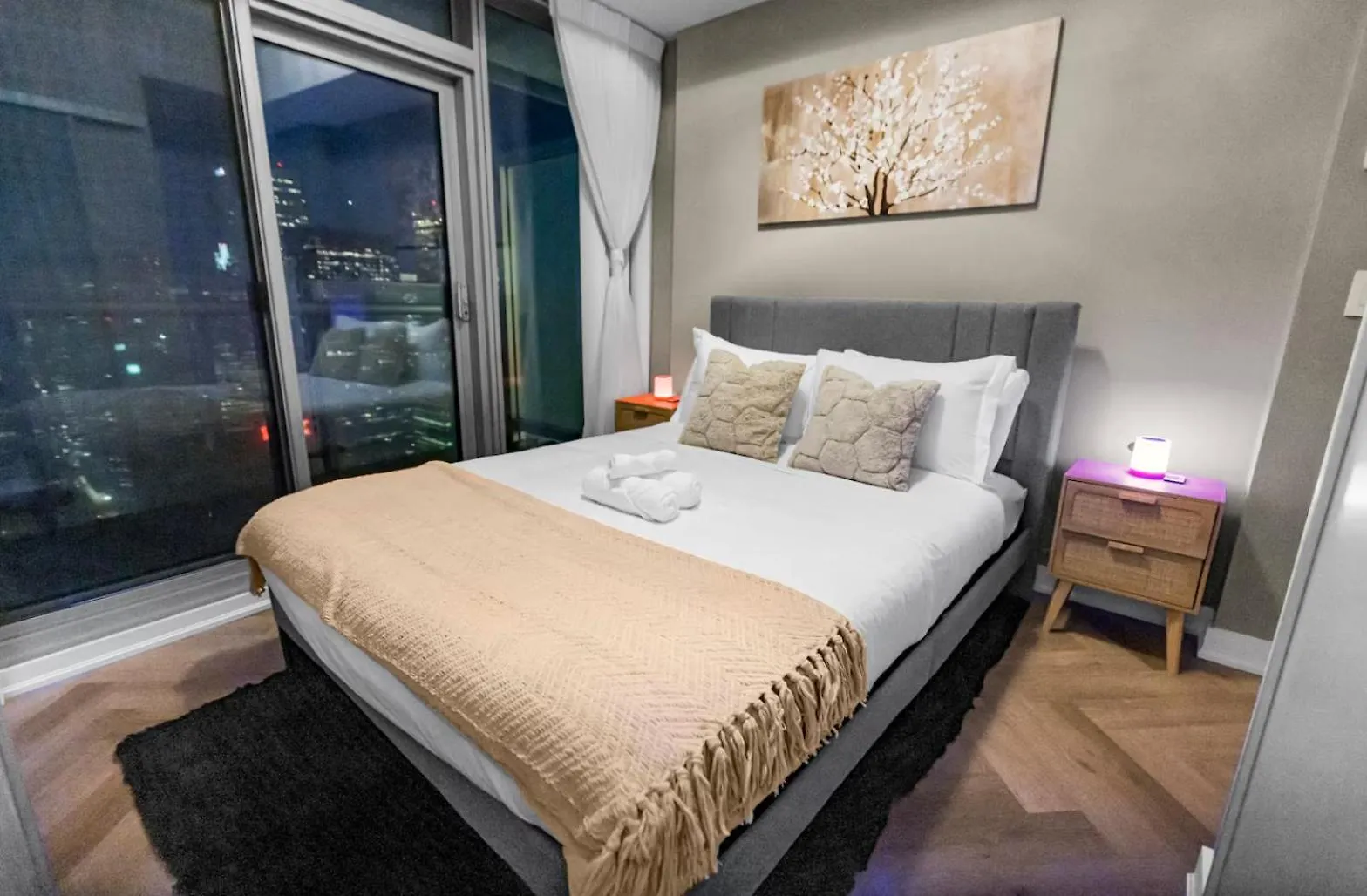 The One Apartamento Toronto