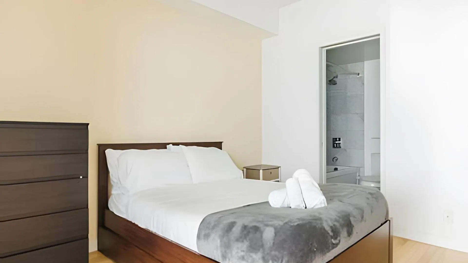 The One Apartamento Toronto Canadá