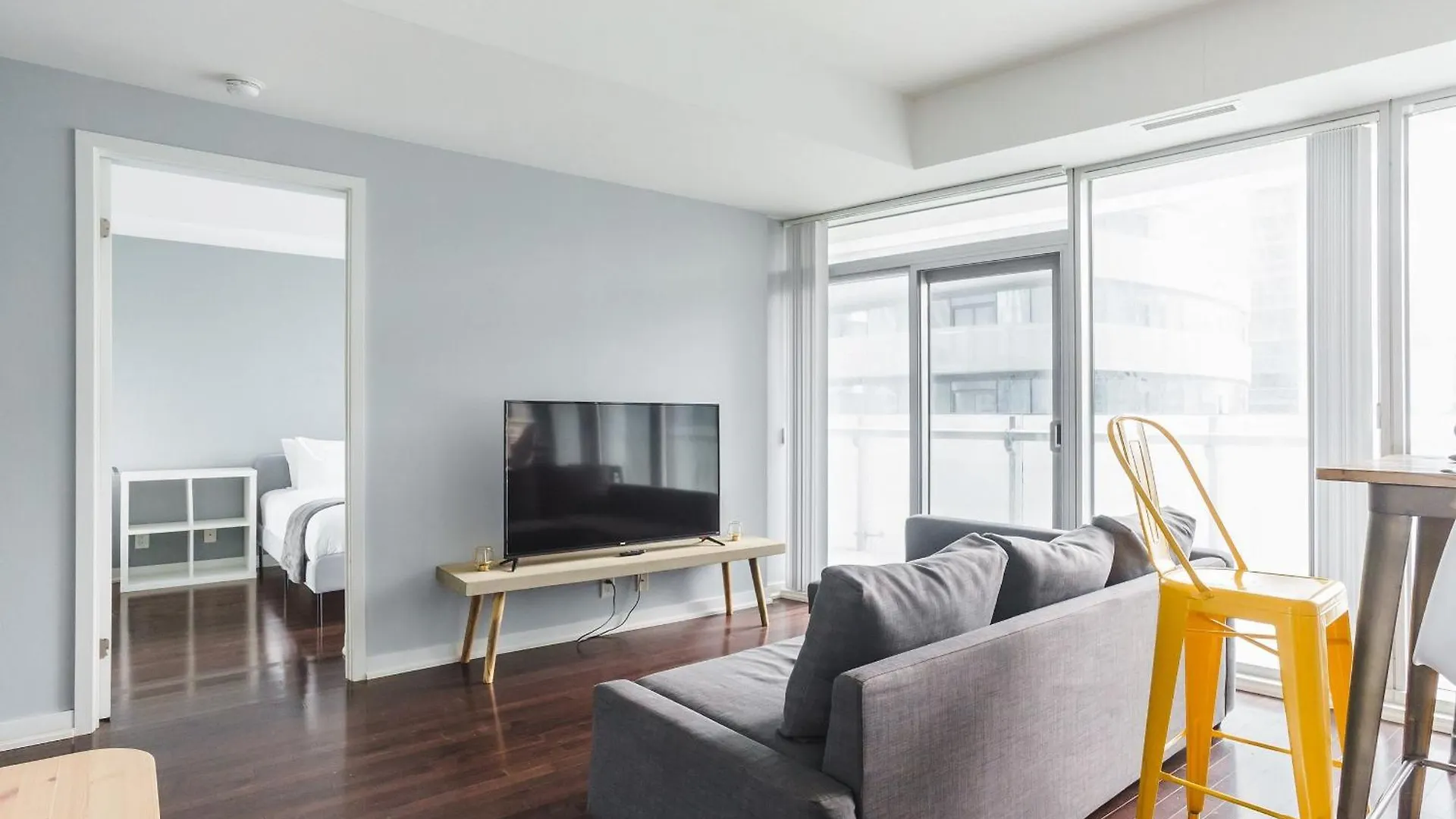 The One Apartamento Toronto