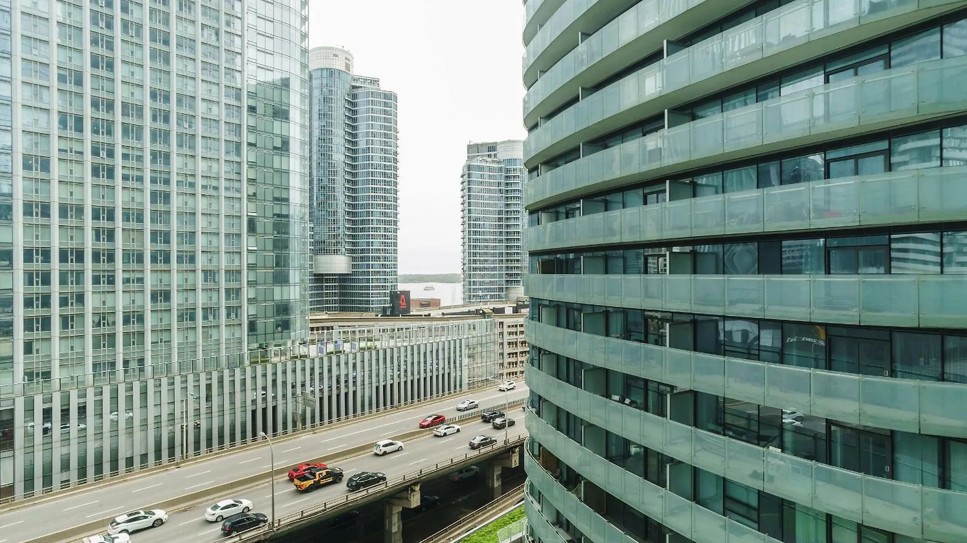 The One Apartamento Toronto Canadá