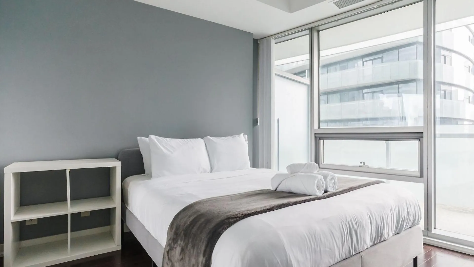 The One Apartamento Toronto