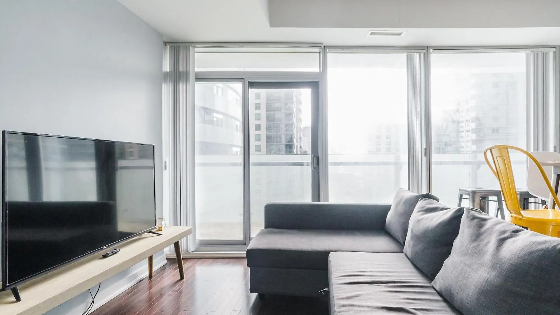 The One Apartamento Toronto